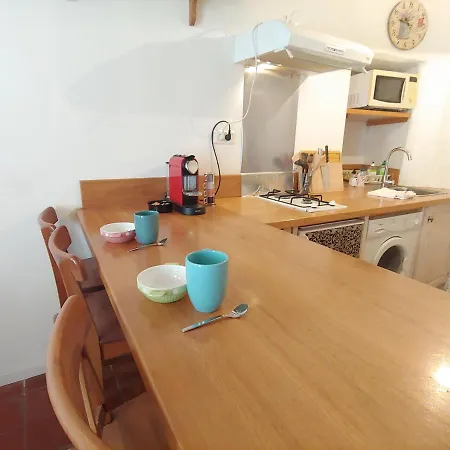 Charmante Maison Arlesienne A L'ombre Des Arenes, De 2 A 5p