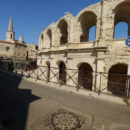 Charmante Maison Arlesienne A L'ombre Des Arenes, De 2 A 5p * Arles