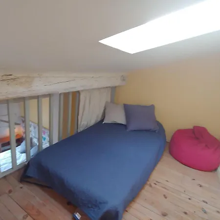 Charmante Maison Arlesienne A L'ombre Des Arenes, De 2 A 5p Holiday home *
