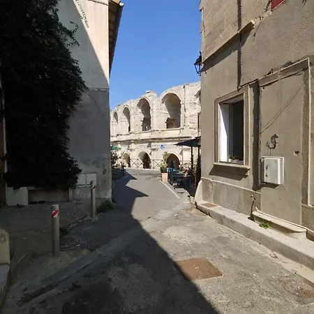 Charmante Maison Arlesienne A L'ombre Des Arenes, De 2 A 5p *