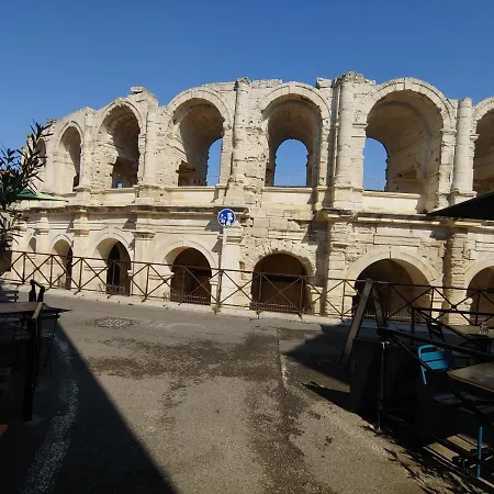 Charmante Maison Arlesienne A L'ombre Des Arenes, De 2 A 5p Arles