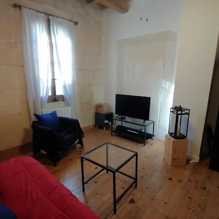 Charmante Maison Arlesienne A L'ombre Des Arenes, De 2 A 5p Holiday home *